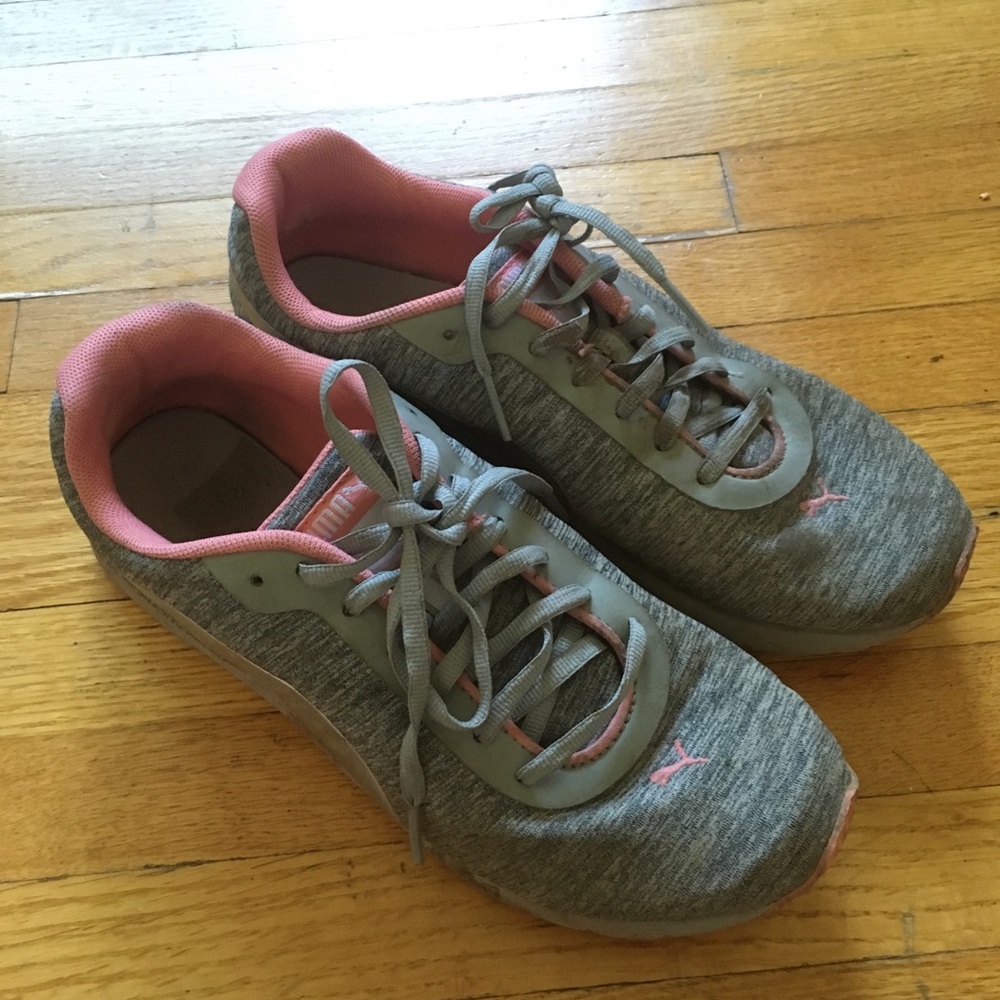 Sport/running shoes